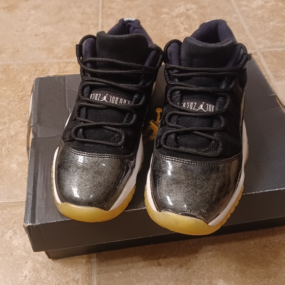 Jordan 11 Retro Low 'Barons' Wo.6½ (5Y) - Picture 4 of 10